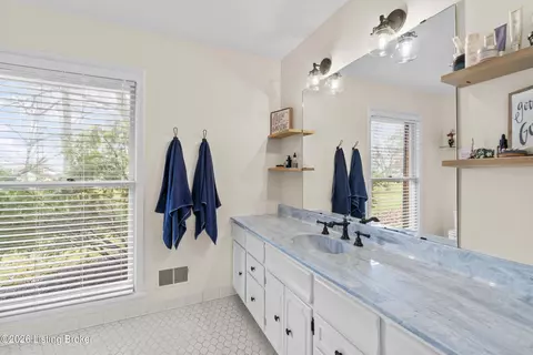 Bath - 2421 Pendleton Rd, Pendleton, KY 40055 photo 5 of 8