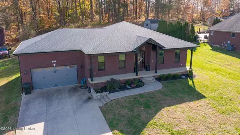 389 Fernwood Dr, Mount Washington, KY 40047