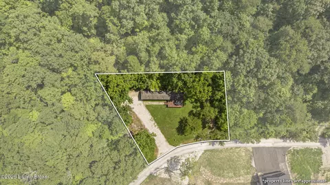 1 Twin Oaks Dr, Cub Run, KY 42729
