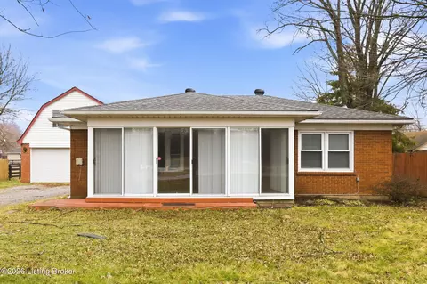 2115 Lower Hunters Trce, Louisville, KY 40216