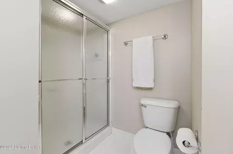 Bath - 7307 Edgemore Pl, Prospect, KY 40059 photo 11 of 11