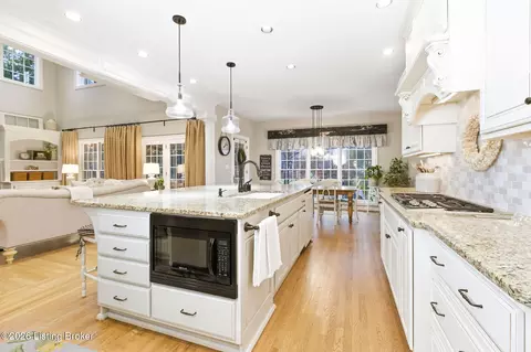 Kitchen - 7307 Edgemore Pl, Prospect, KY 40059 photo 1 of 5