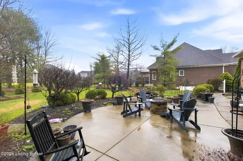 Exterior - 7307 Edgemore Pl, Prospect, KY 40059 photo 5 of 9