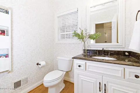 Bath - 7307 Edgemore Pl, Prospect, KY 40059 photo 1 of 11