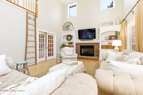 Living - 7307 Edgemore Pl, Prospect, KY 40059 photo 1 of 3