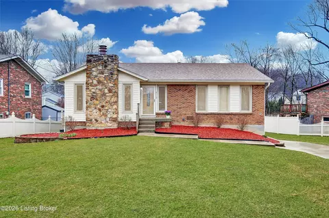 9113 Woodchat Way, Louisville, KY 40272