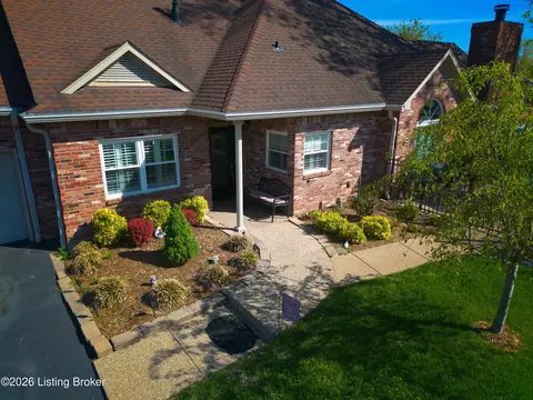 10111 Sea Pines Ct, Louisville, KY 40291
