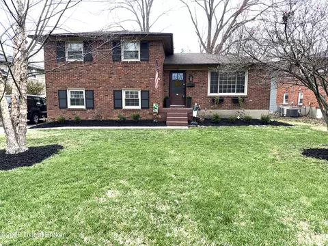6857 Green Meadow Cir, Louisville, KY 40207