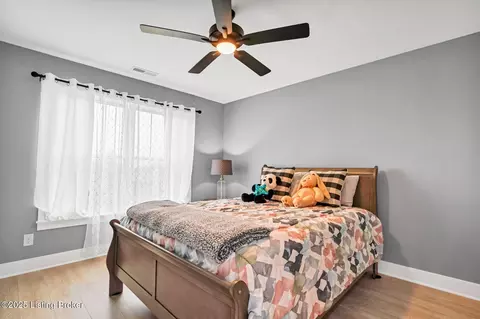 Bedroom - 254 Graves Dr, Smithfield, KY 40068 photo 8 of 12