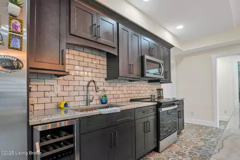 Kitchen - 254 Graves Dr, Smithfield, KY 40068 photo 11 of 11