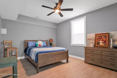 Bedroom - 254 Graves Dr, Smithfield, KY 40068 photo 11 of 12