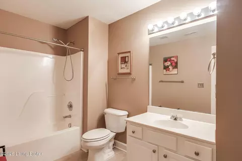 Bath - 306 Cornell Ave, Mount Washington, KY 40047 photo 4 of 5