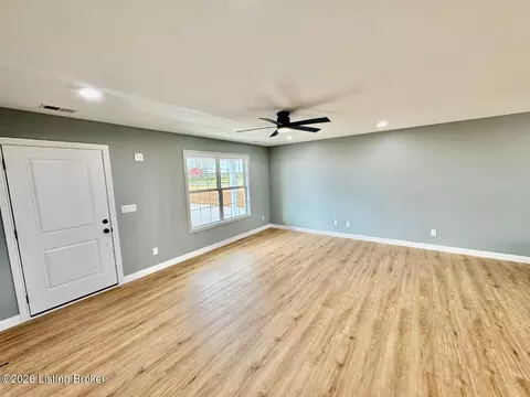 Living - 1498 Old Perryville Loop, Springfield, KY 40069 photo 4 of 4