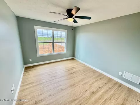 Bedroom - 1498 Old Perryville Loop, Springfield, KY 40069 photo 1 of 6