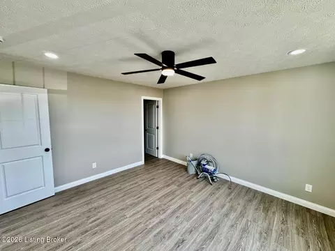 1518 Old Perryville Loop, Springfield, KY 40069 photo 9