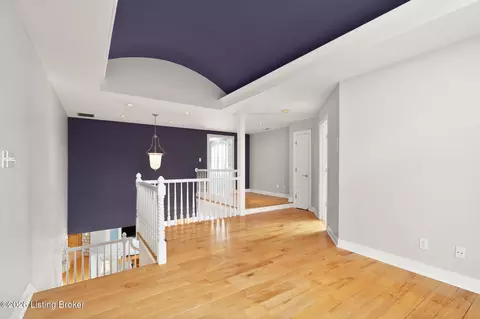 Entry Way - 6205 River Rd, Prospect, KY 40059 photo 7 of 16