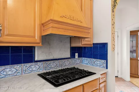 Kitchen - 6205 River Rd, Prospect, KY 40059 photo 6 of 9