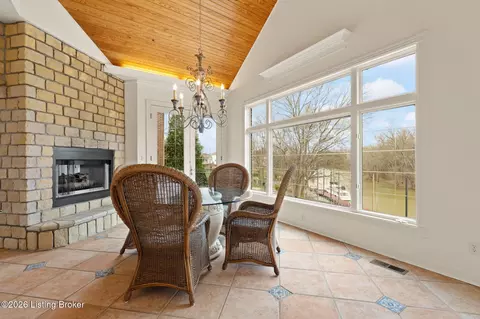 Dining - 6205 River Rd, Prospect, KY 40059 photo 2 of 5