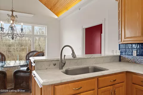 Kitchen - 6205 River Rd, Prospect, KY 40059 photo 7 of 9