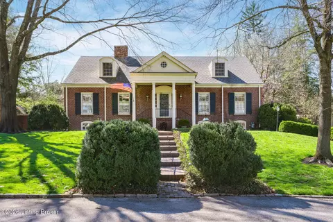 504 Country Ln, Louisville, KY 40207
