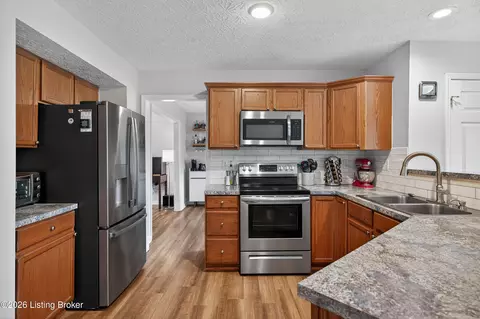 Kitchen - 134 Hemingway Pl, Georgetown, KY 40324 photo 1 of 2