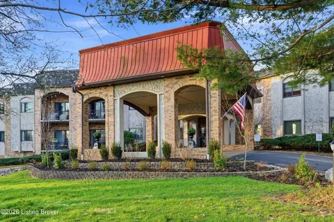 5800 Coach Gate Wynde #308, Louisville, KY 40207