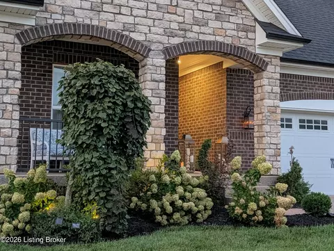 Exterior - 5709 Ruby Falls Dr, Prospect, KY 40059 photo 2 of 12