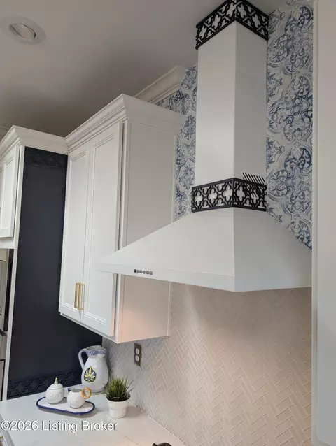 Kitchen - 5709 Ruby Falls Dr, Prospect, KY 40059 photo 5 of 6