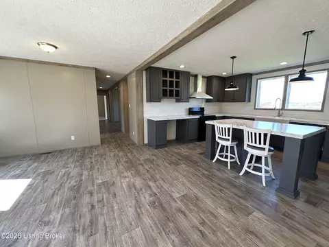 115 E Maple St, Irvington, KY 40146 photo 1