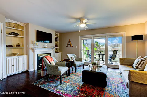 2726 Hollywood Ter #105, Louisville, KY 40206