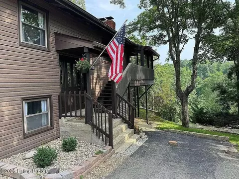 73 Hawthorne Ct, Brandenburg, KY 40108