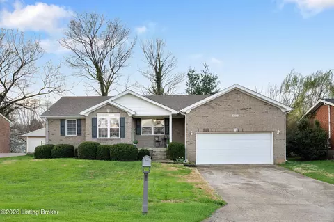 4612 Kingsmore Dr, Louisville, KY 40229
