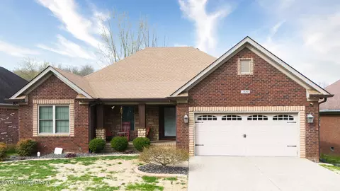 7220 Oakburn Dr, Louisville, KY 40258