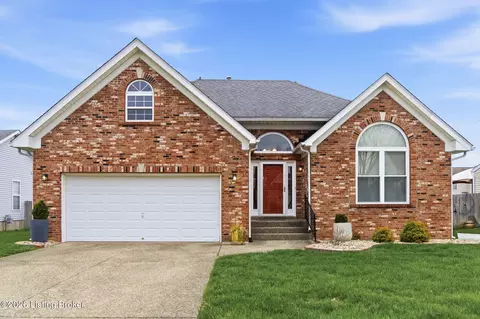 7005 Ridge Farm Ct, Louisville, KY 40291