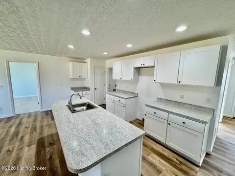 Kitchen - 140 Brookside Dr, Springfield, KY 40069 photo 1 of 1