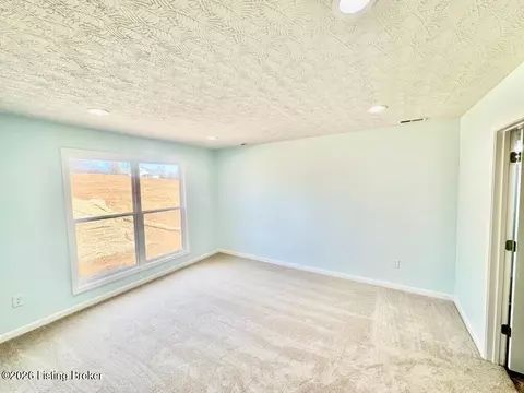 Bedroom - 140 Brookside Dr, Springfield, KY 40069 photo 1 of 7
