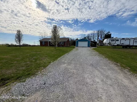 Exterior - 895 Mclain Rd, Springfield, KY 40069 photo 3 of 17