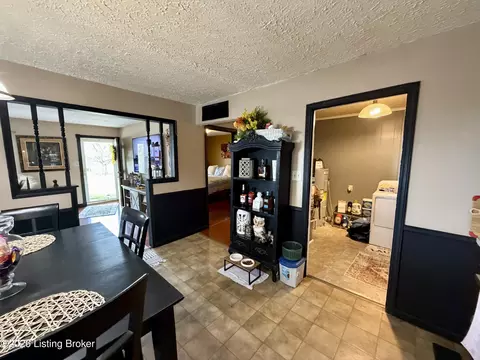 Dining - 895 Mclain Rd, Springfield, KY 40069 photo 1 of 2