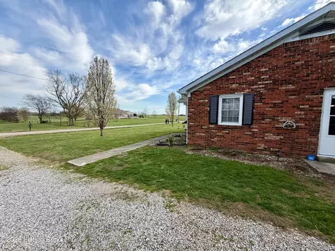 Exterior - 895 Mclain Rd, Springfield, KY 40069 photo 16 of 17