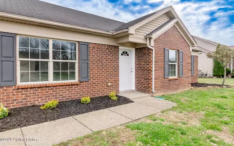 222 Mud Hen Dr, Shepherdsville, KY 40165