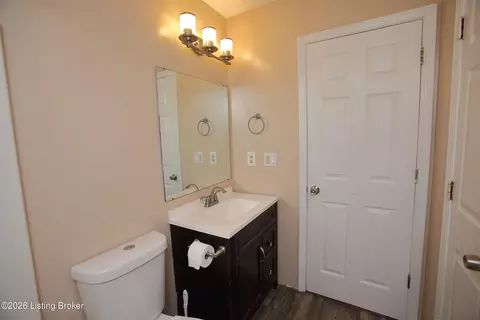Bath - 6227 Elanor Ct, Floyds Knobs, IN 47119 photo 5 of 5