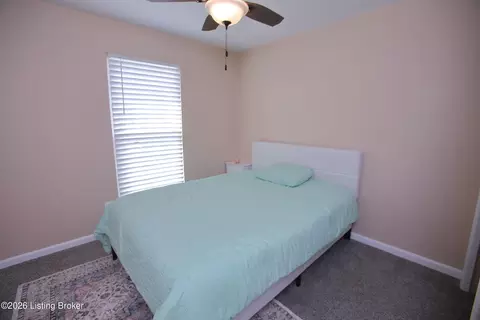 Bedroom - 6227 Elanor Ct, Floyds Knobs, IN 47119 photo 4 of 6
