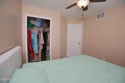 Bedroom - 6227 Elanor Ct, Floyds Knobs, IN 47119 photo 5 of 6