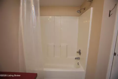 Bath - 6227 Elanor Ct, Floyds Knobs, IN 47119 photo 2 of 5