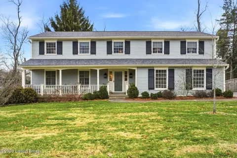 5204 Moccasin Trl, Louisville, KY 40207