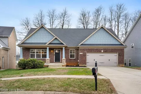 4000 Emerald Spring Pl, Louisville, KY 40245