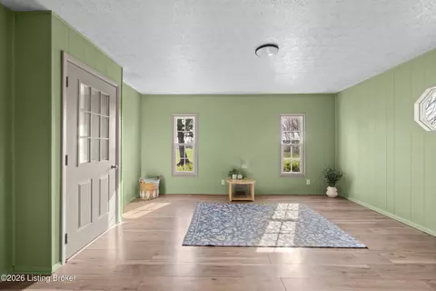 Living - 6830 Smithfield Rd, Smithfield, KY 40068 photo 2 of 3