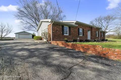 Exterior - 6830 Smithfield Rd, Smithfield, KY 40068 photo 3 of 6