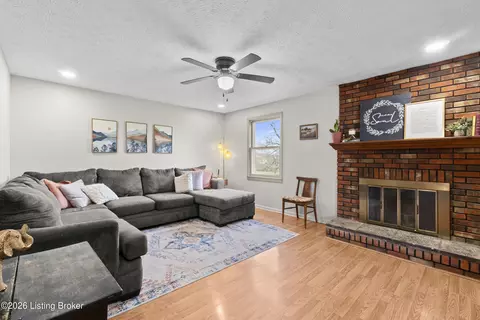 Living - 6830 Smithfield Rd, Smithfield, KY 40068 photo 1 of 3