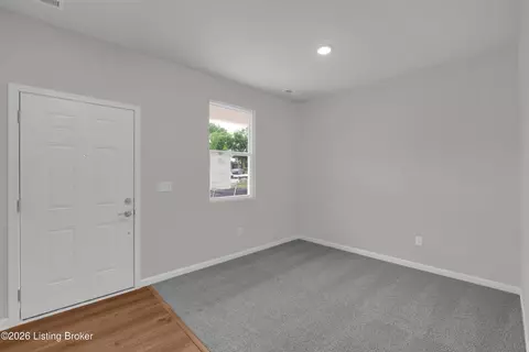 8804 Fairmount Cv, Louisville, KY 40291
